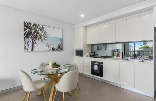 Wollongong Apartment | Relax at Burelli Beach Escape - 4-Star Seaside Retreat