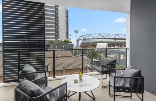 Wollongong Apartment | Relax at Burelli Beach Escape - 4-Star Seaside Retreat