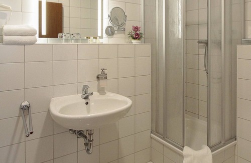 Ziesar Hotel | Discover Burg Hotel Ziesar: Family-Friendly Retreat