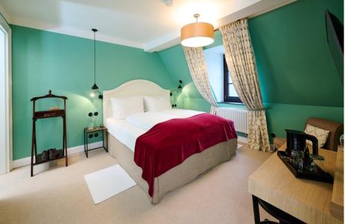Mainz-Bingen Hotel | Discover Burg Reichenstein: Pet-Friendly and Family-Oriented