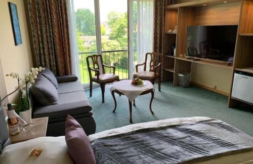 Wassenberg Hotel | Discover Burg Wassenberg: 4-Star Family-Friendly Retreat