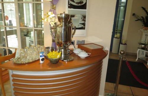 Munzenberg Hotel | Family-Friendly Burghotel Münzenberg with Great Amenities