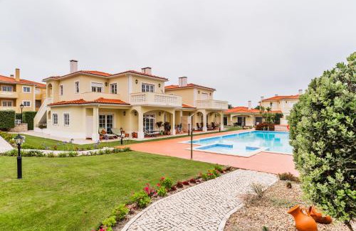 Praia del Rei House | Discover Burgo Dom Afonso V Golf & Beach Resort Getaway