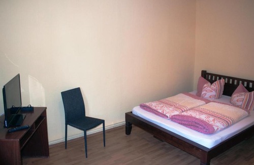 Gardelegen House | Comfortable Burgpension: Family-Friendly Stay with Kitchen