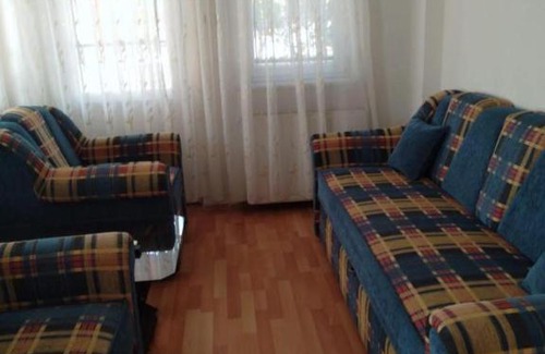 Burhaniye Apartment | Family-Friendly Burhaniye Dilek Villası with Pet Amenities