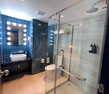 Hat Yai Hotel | Relax at Buri Sriphu Hotel: Oceanfront Retreat with Pool