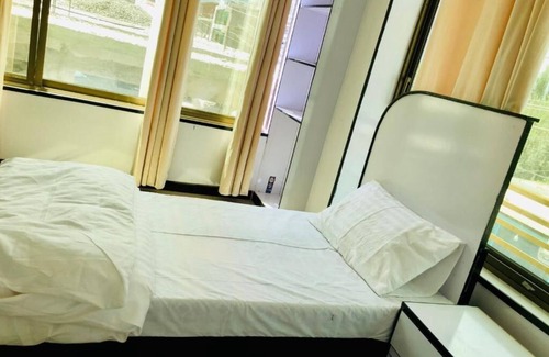 Skardu House | Cozy Burj Baltistan Intl Guest House with Breakfast Included