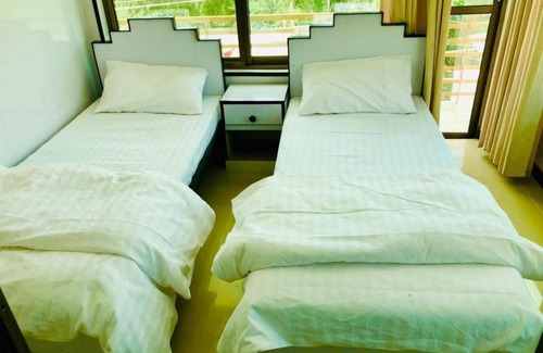 Skardu House | Cozy Burj Baltistan Intl Guest House with Breakfast Included