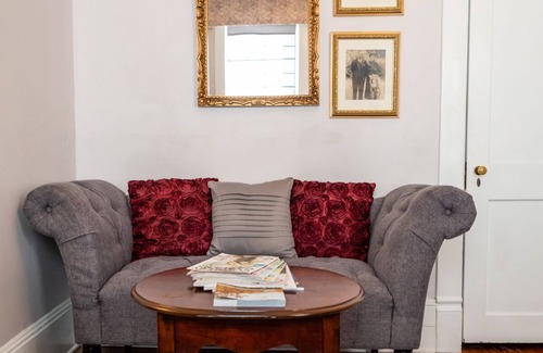 Gibsonville Hotel | Experience Burke Manor Inn: Guest Rated 9.8 with Pool & Dining