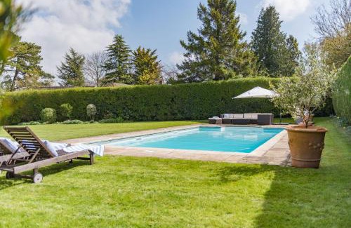 Charing House | Experience Relaxation at Burleigh House by Bloom Stays