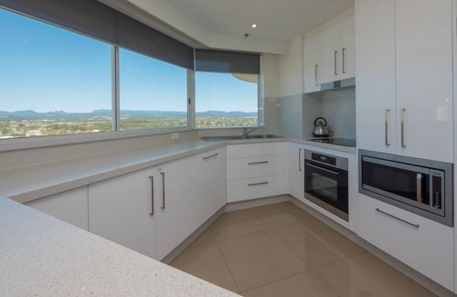 Miami Apartment | Relax at Burleigh Surf Apartments with Ocean Views & Spa