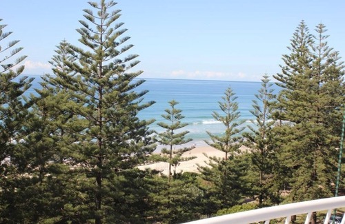 Miami Apartment | Relax at Burleigh Surf Apartments with Ocean Views & Spa
