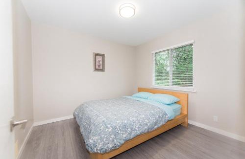 Burnaby House | Bright 3-Bedroom Retreat in Burnaby Metrotown