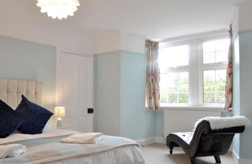 Bridgend of Lintrathen House | Cozy Burnbrae Cottage: 4-Star Retreat with Hot Tub
