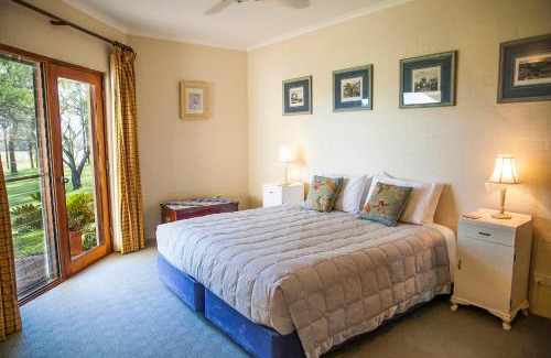 Lovedale House | Relax at Burncroft Guesthouse: Pool, Breakfast & More!
