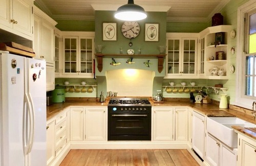 Katoomba House | Historic Burnie Brae: Guest Rated 9.8 with Pool & Breakfast