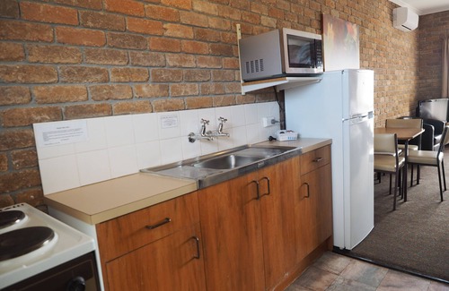 Ocean Vista Hotel | Scenic Burnie Ocean View Motel with Pool & Family Amenities