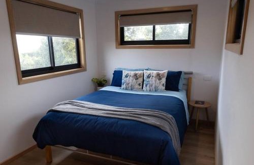 Park Grove Apartment | Guest Rated Burnie Unit - The Cape for Your Next Getaway