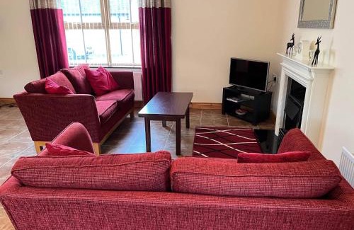 Belcoo House | Cozy Burnmon Cottage: Family-Friendly Retreat with Top Ratings