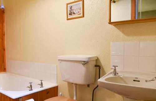 Kirriemuir House | Discover Burnmouth: Pet & Child Friendly Retreat
