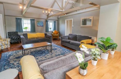 Greta Bridge House | Explore Burns Cottage: Pet and Child Friendly Retreat