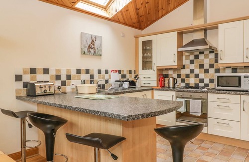 Foss Cottage | Discover Burnside Lodge: Pet-Friendly Retreat with Breakfast