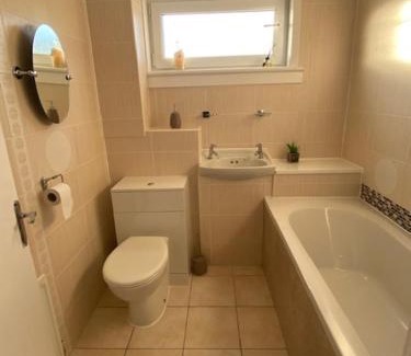 Burntisland Apartment | Scenic Burnt Island 2-Bed Apartment with Family-Friendly Amenities