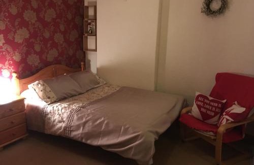 Burntisland Hotel | Oceanfront Escape at Burntisland Sands Hotel with Great Amenities