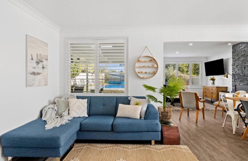 Culburra Beach House | Oceanfront Burra Bliss: 4-Star Haven with Pool Access