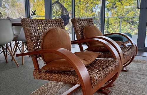 Coles Bay House | Stay at Burraneer: 10/10 Rated with Spa and Family Amenities