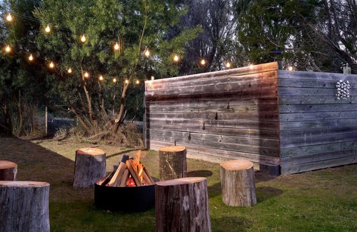 Coles Bay House | Stay at Burraneer: 10/10 Rated with Spa and Family Amenities