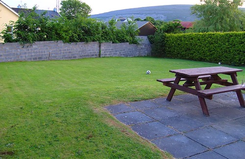 Ballyvaughan Ski Chalet | Inviting Burren Seaside Lodge with Spa and Family Amenities