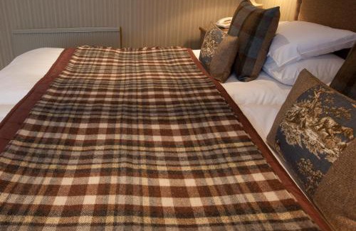 Melrose Hotel | Discover Burt's Hotel: Pet Friendly with Breakfast & Hot Tub