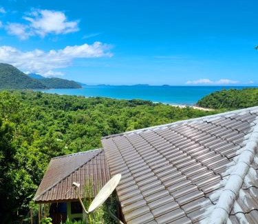 Ubatuba Villa | Oceanfront Burung Flats Itamambuca with Spectacular Views