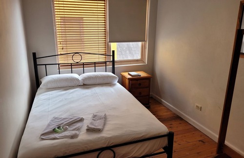 Burwood Bed & Breakfast | Cozy Burwood Bed And Breakfast with Family-Friendly Amenities