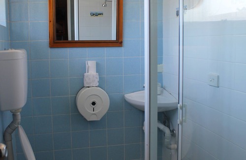 Burwood Bed & Breakfast | Cozy Burwood Bed And Breakfast with Family-Friendly Amenities