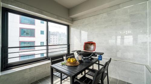 Haeundae Villa | Relax at Busan Graysands: Family-Friendly with Pool Access