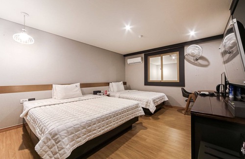 Buk-gu Hotel | Eco-Friendly Getaway at Busan Hwamyeongdong Mercy Hotel