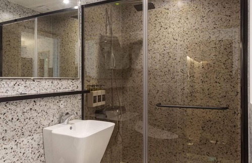Jung-gu Hotel | Exceptional Busan Lounge 26 Hotel with Family-Friendly Amenities