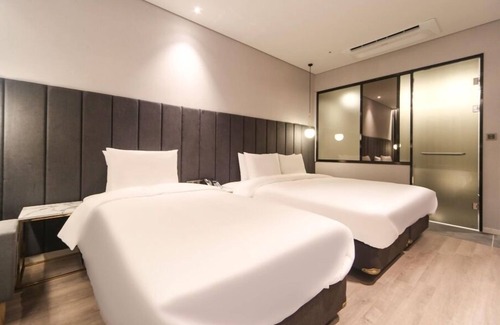 Gangseo District Hotel | Unwind at Busan Myeongji Ciel Ocean Hotel with Breakfast & More
