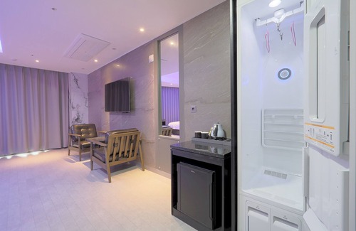 Busanjin Hotel | Comfortable Stay at Busan Seomyeon YUNA Hotel with Spa