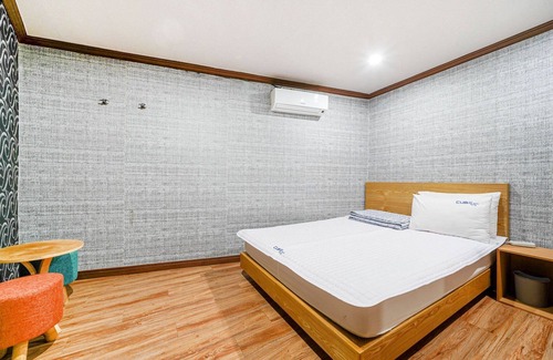 Yeongdo Hotel | Eco-Friendly Comfort at Busan Yeongdo Cube - Rated 9/10