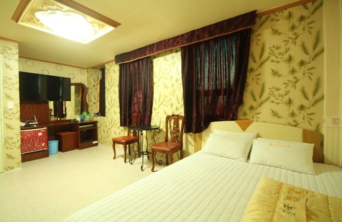 Yeongdo Hotel | Eco-Friendly Stay at Busan Yeongdo Hanguk with Breakfast