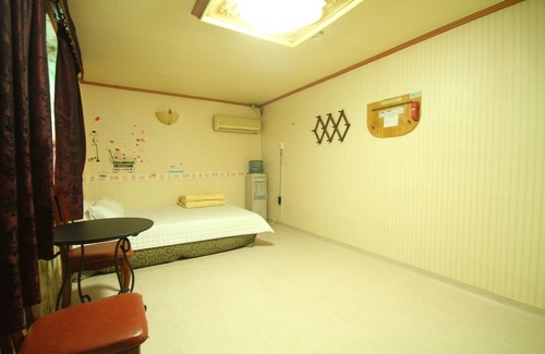 Yeongdo Hotel | Eco-Friendly Stay at Busan Yeongdo Hanguk with Breakfast