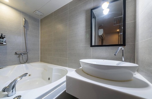 Yeonsan Hotel | Eco-Friendly Stay at Busan Yeonsandong No25 - Rated 9/10