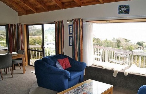 Tata Beach House | Family-Friendly Retreat at Bush Henge - Tata Beach Home