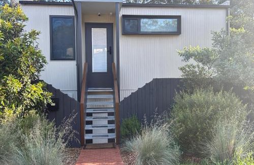 Lane Cove North Apartment | Idyllic Apartment Retreat Near Sydney CBD with Pool