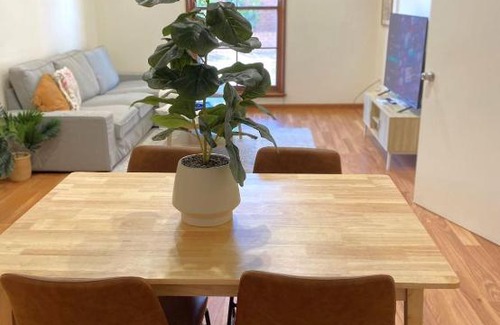 Parkes Hotel | Family-Friendly Bushman's Motor Inn with Pool and Kitchen