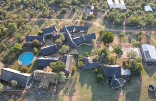 Rooiberg Cabin | Relaxing Stay at Bushveld Venue with Pool and Family Fun