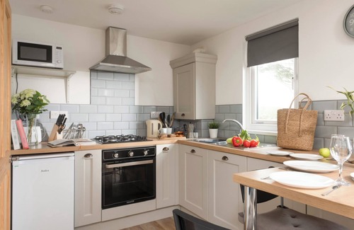Helford Passage Cottage | BUSHWOOD LODGE, pet friendly, with a garden in Helston